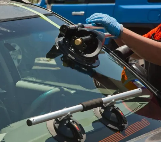 Affordable Auto Glass Repair Near Me in Dubai