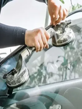 Get Windscreen Fitting by Expert